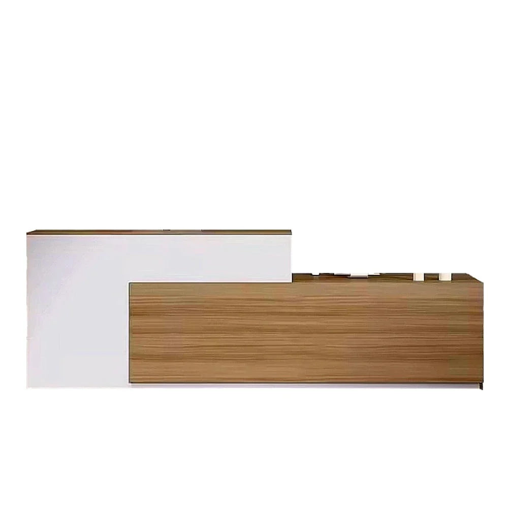 Maximilian · Front Lobby Desk