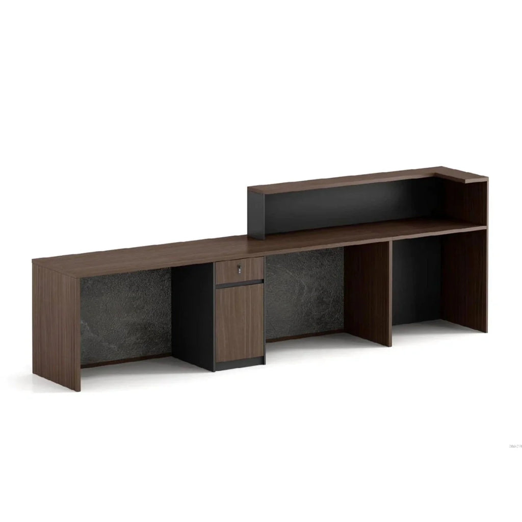 Vicente · Front Reception Desk
